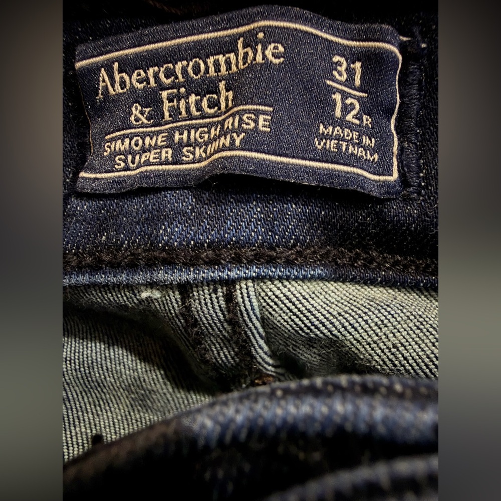 Abercrombie & Fitch Simone Highrise Super Skinny Dark wash